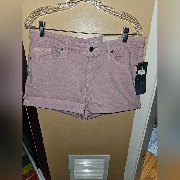 Universal Thread Shorts Women's Size 10 Dusty Rose Mid-rise Jean Shorts "F" NWT - Picture 1 of 3